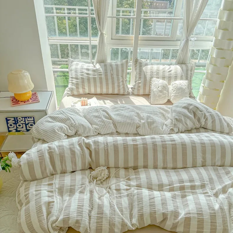 THL1035 Ultra Soft and Breathable with Elegant Pastel Stripe Print Luxury Duvet Cover Set (G)