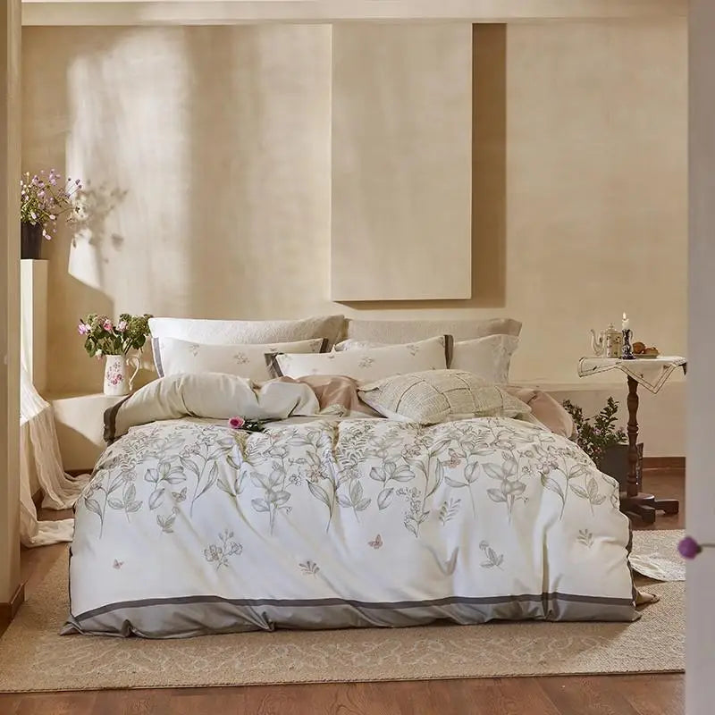THL1172 100% soft cotton bedding set features a 600TC fabric construction with a chic and vibrant rose floral design. (G)