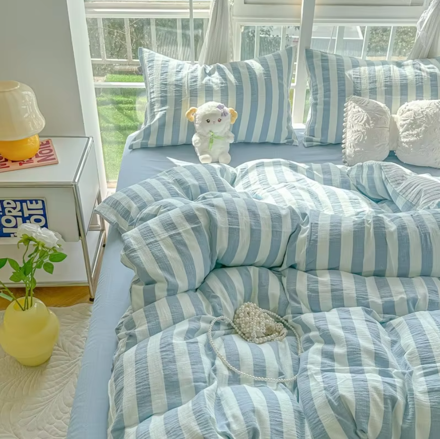 THL1035 Ultra Soft and Breathable with Elegant Pastel Stripe Print Luxury Duvet Cover Set (A)