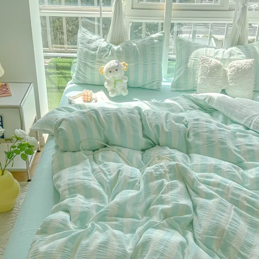 THL1035 Ultra Soft and Breathable with Elegant Pastel Stripe Print Luxury Duvet Cover Set (F)