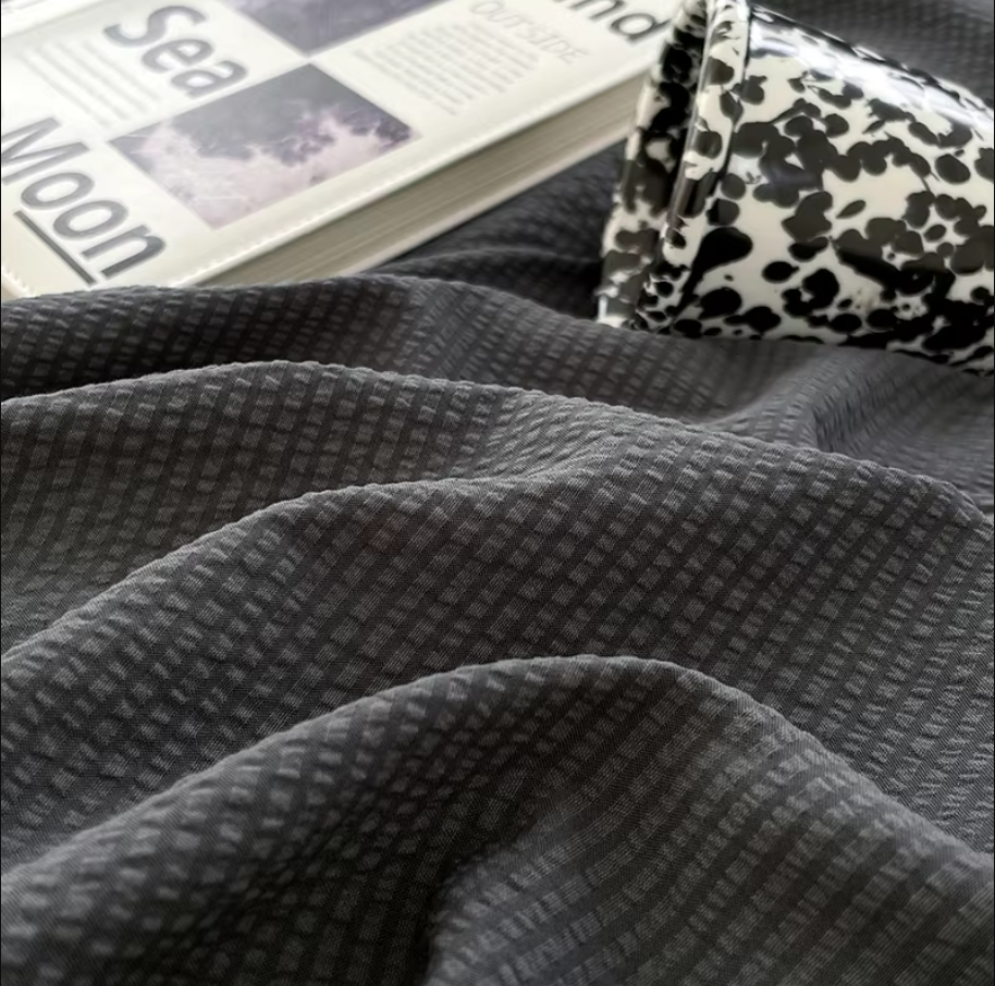 Premium bedding Seersucker 3-Piece Duvet Cover Set – Microfiber - Black