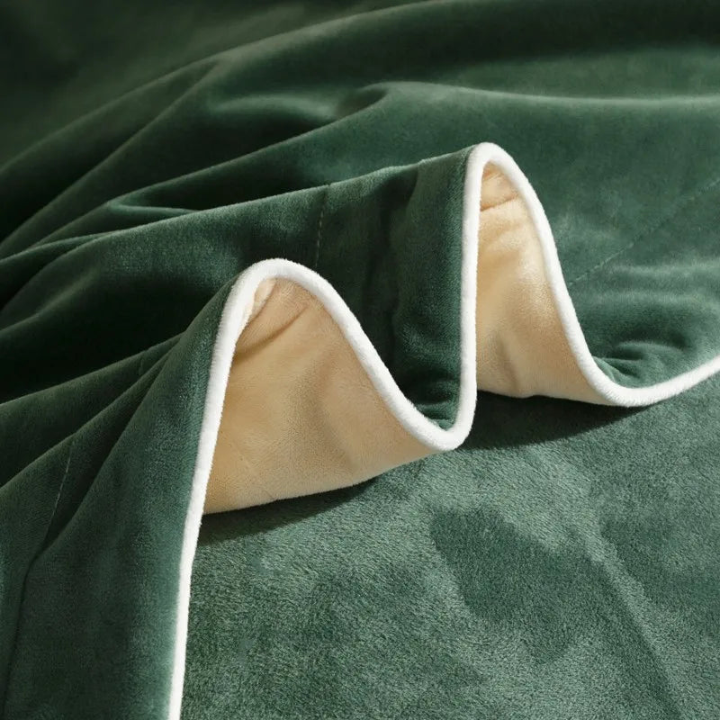 Queen size Dark Green 500TC Reversible Fluffy Microfiber Duvet Cover Set with Sheets and Pillowcases with white trim