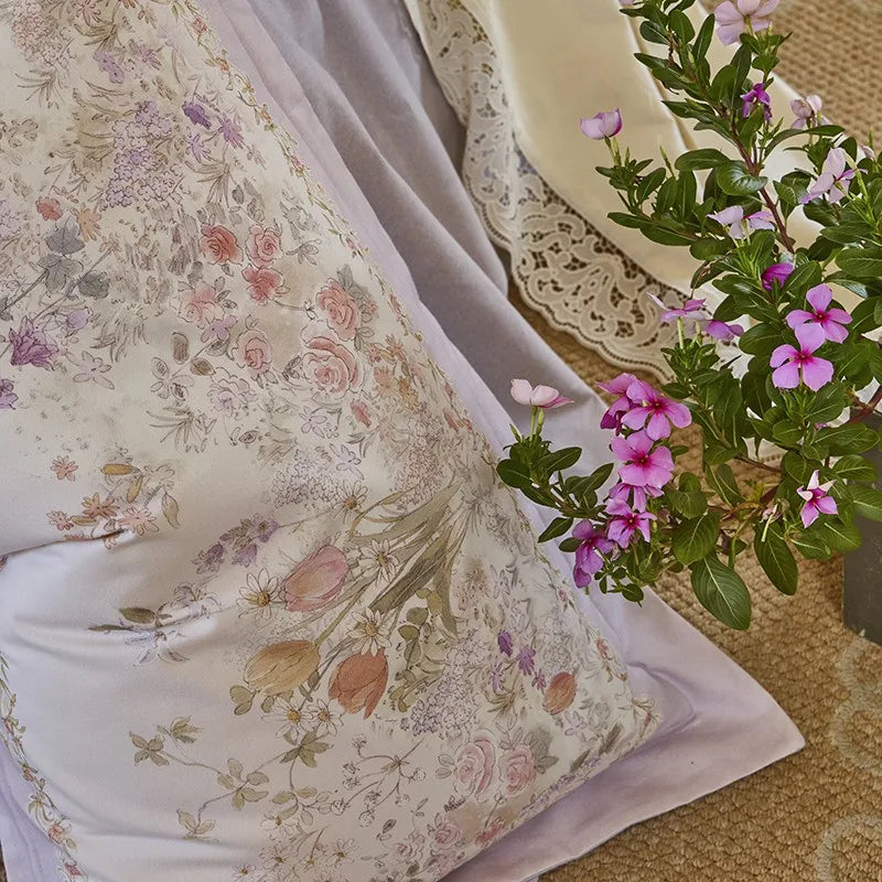 THL1172 100% soft cotton bedding set features a 600TC fabric construction with a chic and vibrant rose floral design. (E)