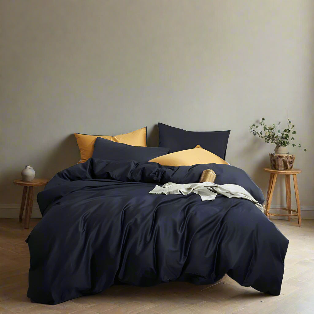 Silky Soft Pure Egyptian Cotton Bedding Set - Black
